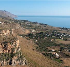 3 bedroom villa with pool near Castellamarre del Golfo, sleeps 5